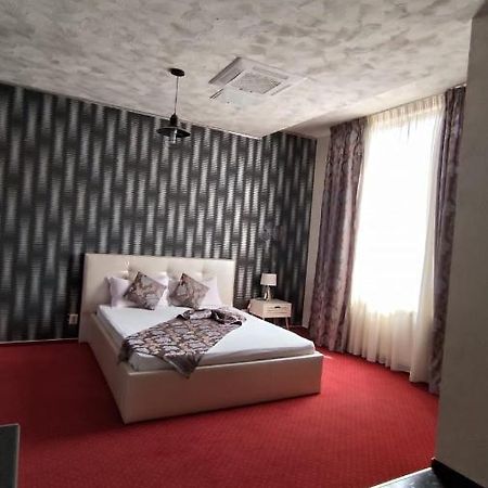 Militari Residence Hotel Chiajna Экстерьер фото
